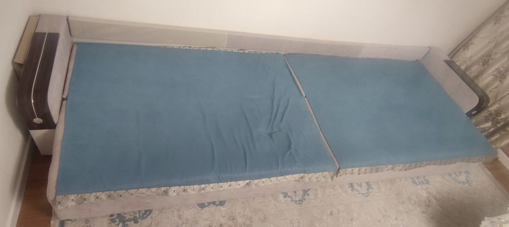 Продается раскладной диван в отличном состояний.