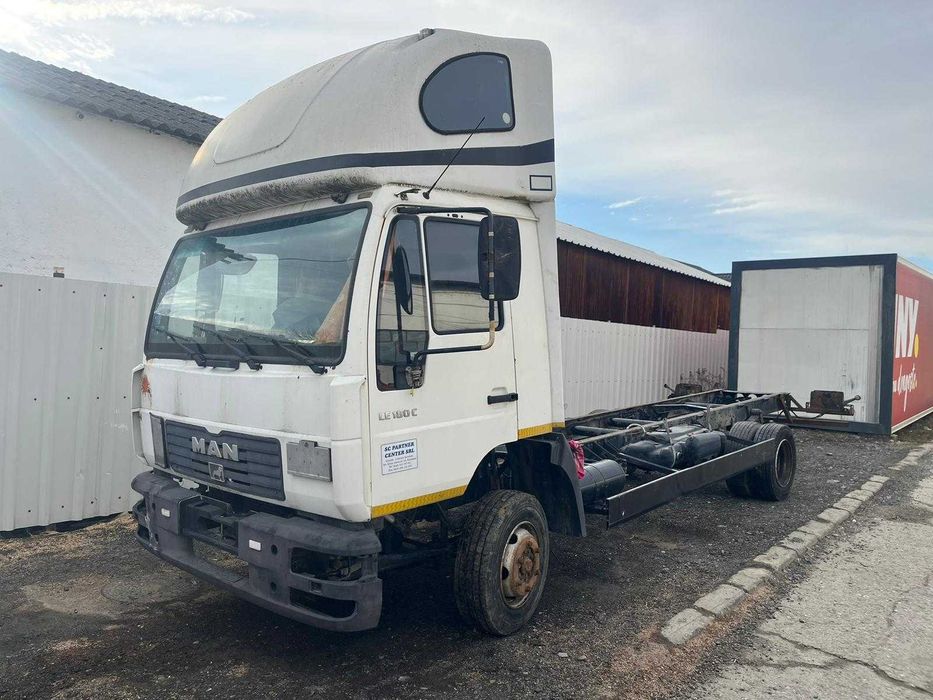 Vand sau dezmembrez motor de MAN LE 180 C 2002 euro 4 /Dezmembrari MAN