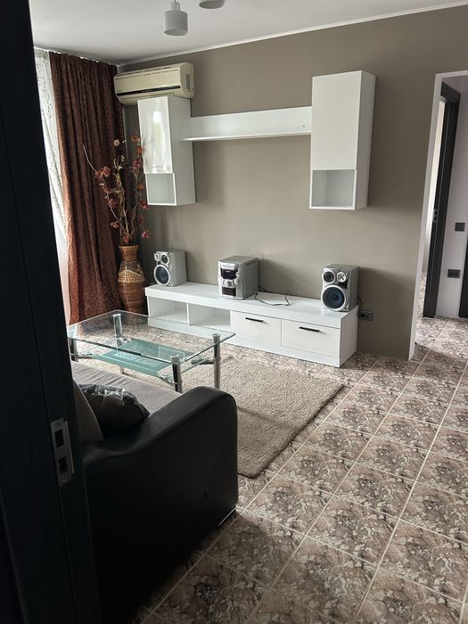 Propietar inchiriez apartament 2 canere