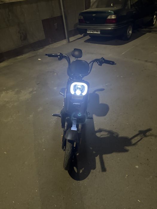 Скутер  Garow run