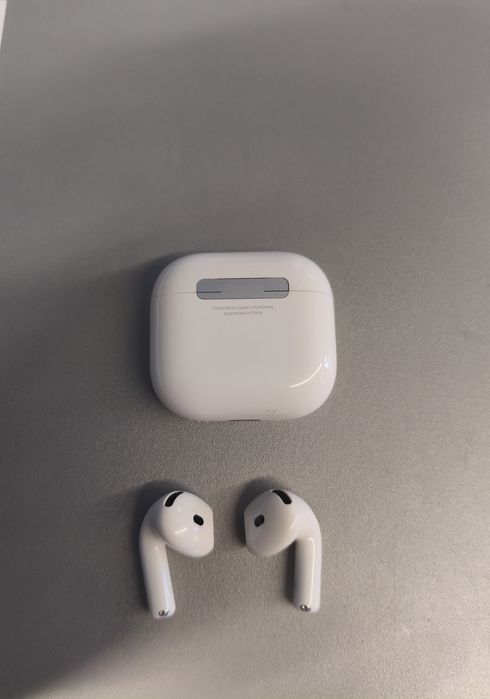 продам Apple AirPods 4