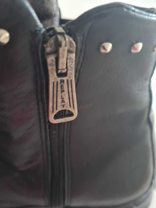 Replay - естествена кожа