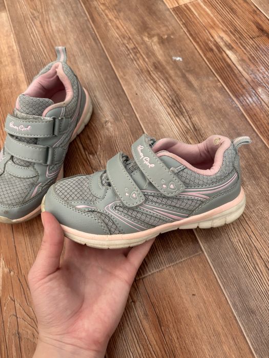 Кроссовки для девочки