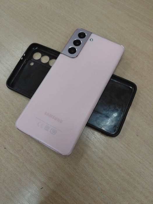 Продаю срочно самсунг с21