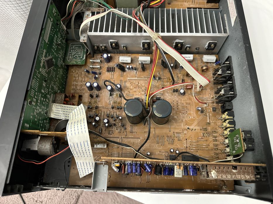 Stație amplificare DEFECTĂ . Harman kardon .