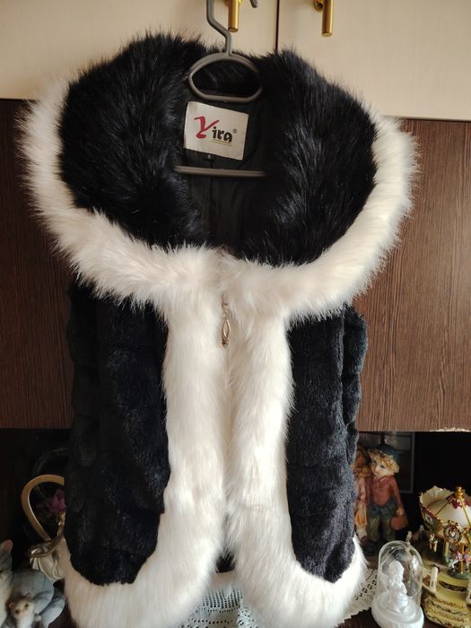 Vesta blăniță eleganta