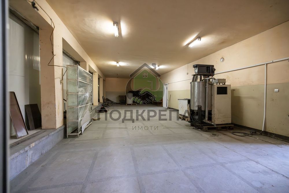 Продава се Промишлена сграда в с. Главиница, Област Пазарджик - 774 кв.м за 157 €/кв.м - Снимка #4