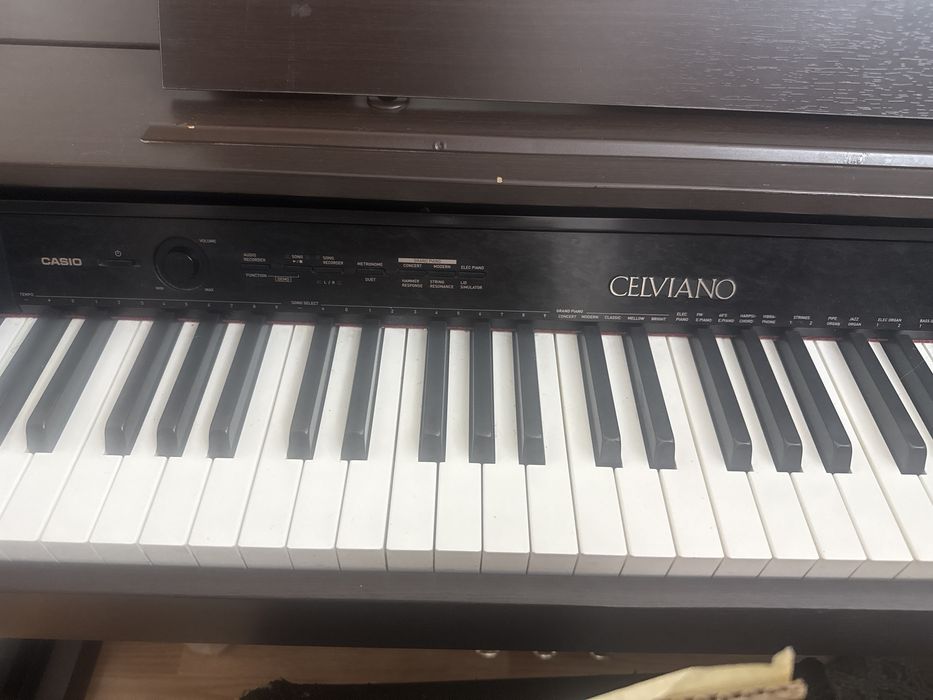 Продаю  фортепиано Б/У