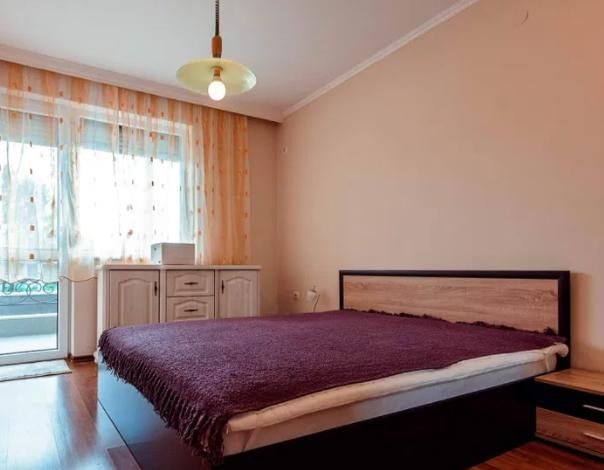 Дава се под наем Двустаен апартамент в Пловдив, Център - 60 кв.м за 375 € - Снимка #2