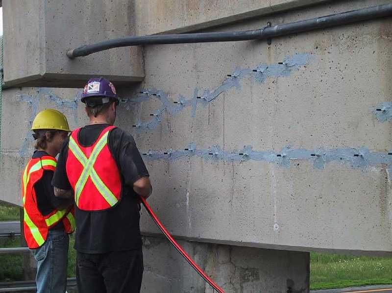 Сканиране на бетон и откриване на кабели и тръби преди къртене копаене