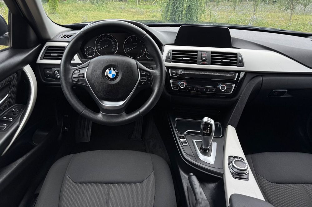 BMW Seria 3 Recent adusa / 2.0 Diesel 150 CP / Faruri Led