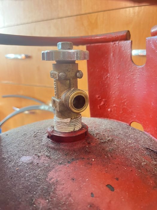 Продам газовые баллоны