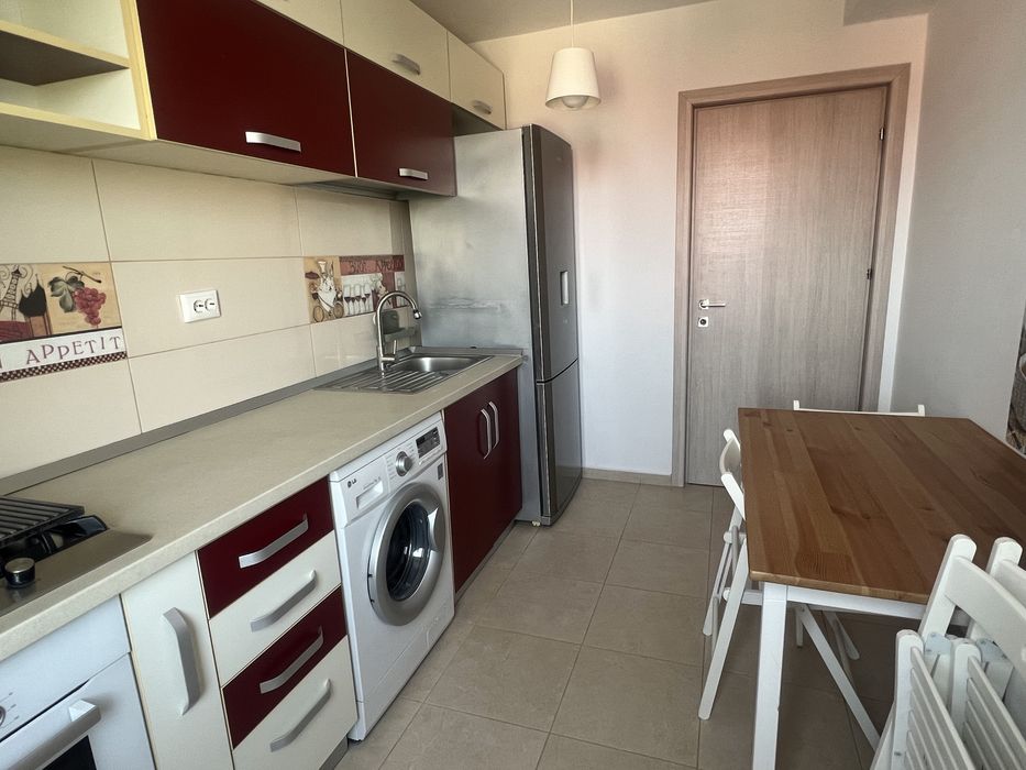 Inchiriez apartament 2 camere cu loc de parcare(direct la proprietar), zona Auchan Titan