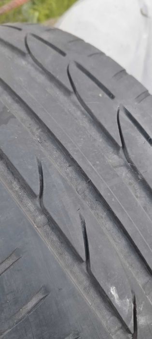 Гуми  225/45/17 bridgestone