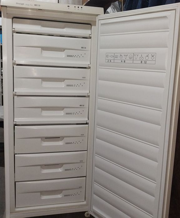 Продам морозильную камеру