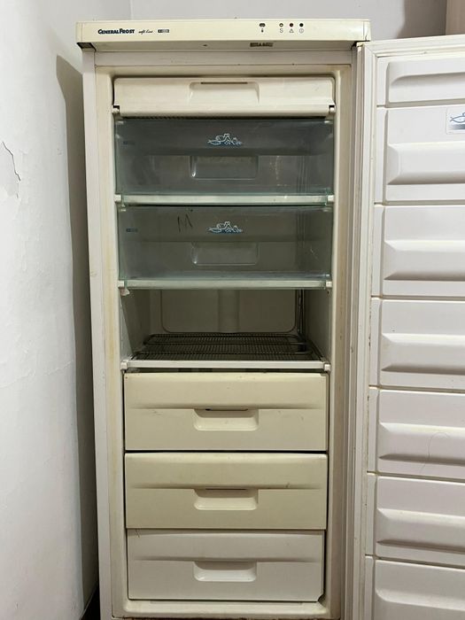 Продам морозильник в отличном состояний.