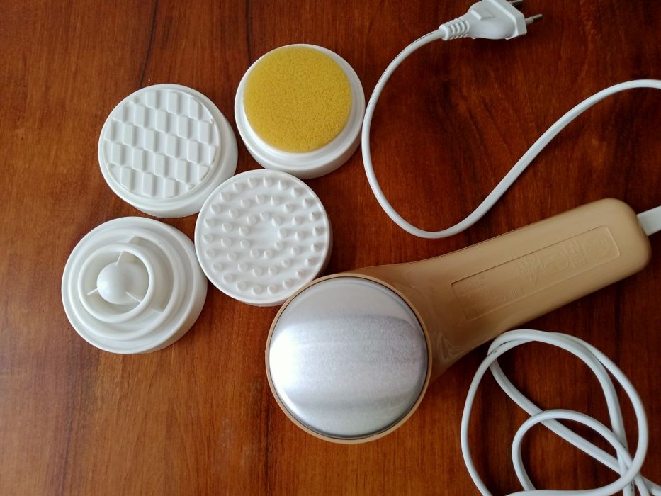 Aparat de masaj cu încălzitor