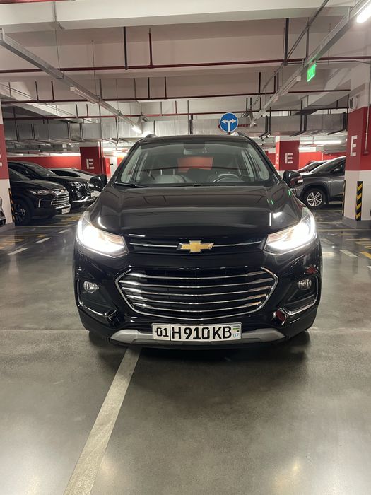 Tracker Premier sotiladi