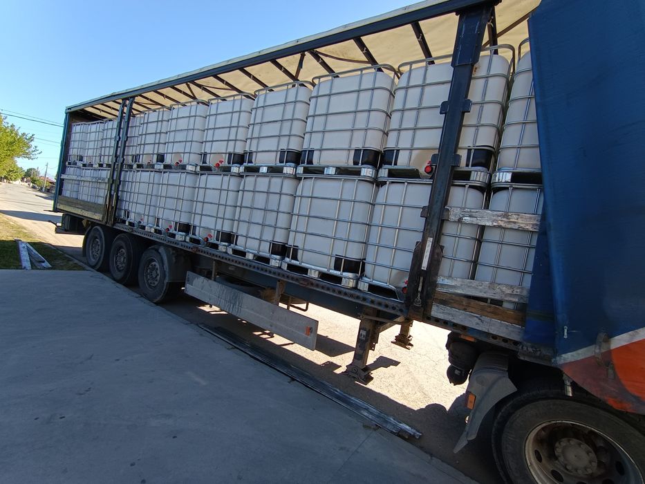 Цистерни 1000 литра,Бидони един тон като нови!