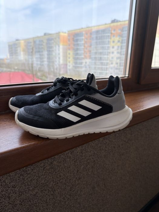 Продам детские кроссовки