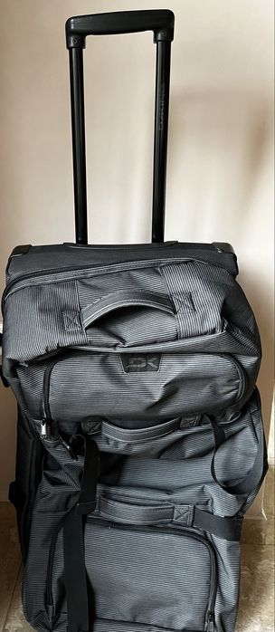 Мек куфар с колела Dakine 90 литра