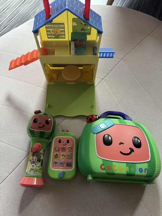 Лот cocomelon всички са музикални