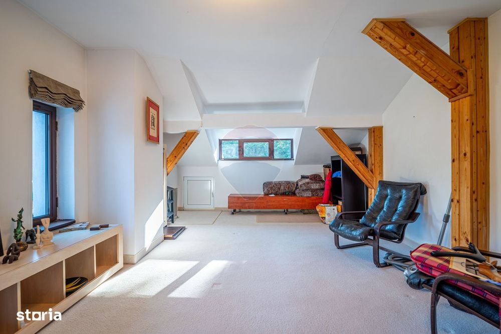 Vila cu 5 camere Sinaia, zonă liniștită, aproape de centrul statiunii
