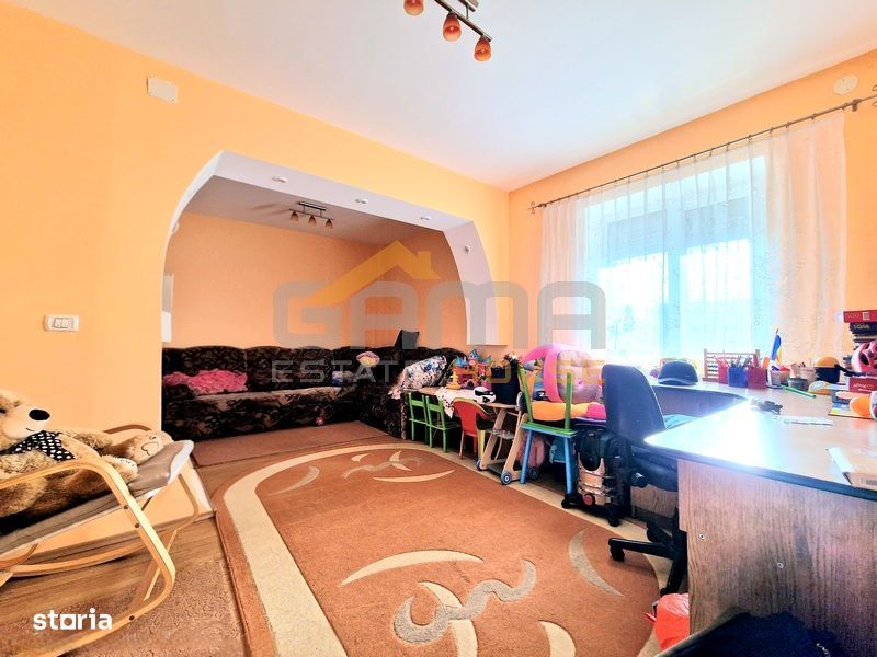 Casa 5 camere, teren 515 mp in cartierul Aradul Nou