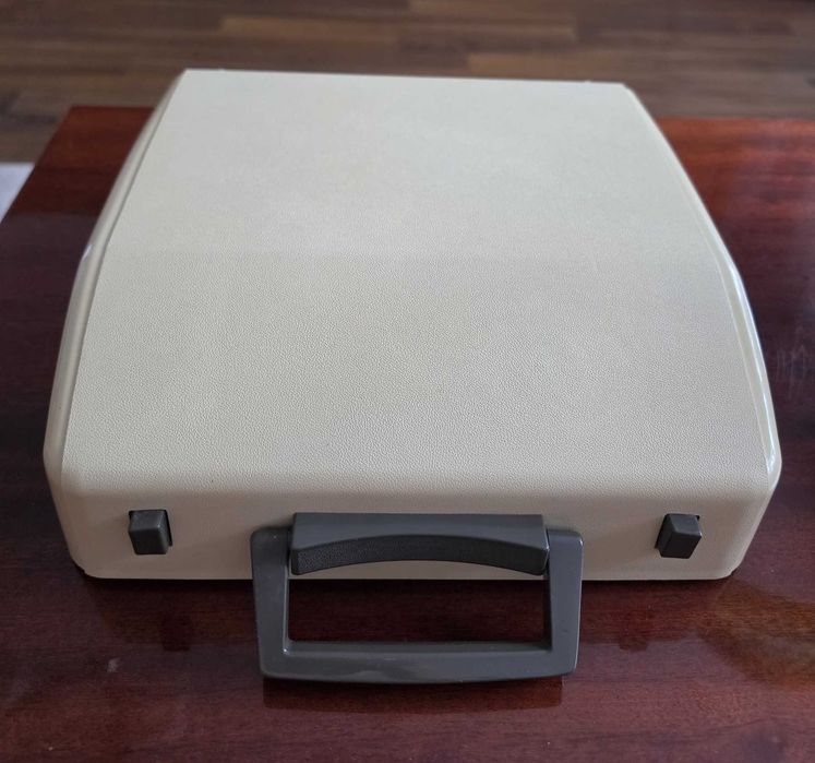 Mașină de scris Japoneză - Brother Deluxe 900 (Anii '70) - Design cu inserție lemn