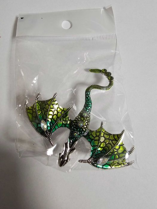 Broșe metalice cu cristale