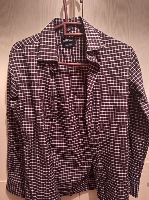 Костюм за пол цены и рубашка в бонус.