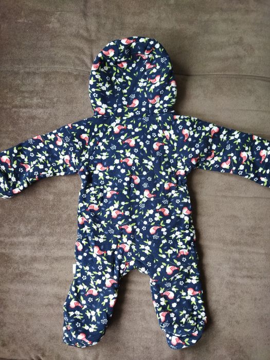 Комбинезон для малыша с капюшоном