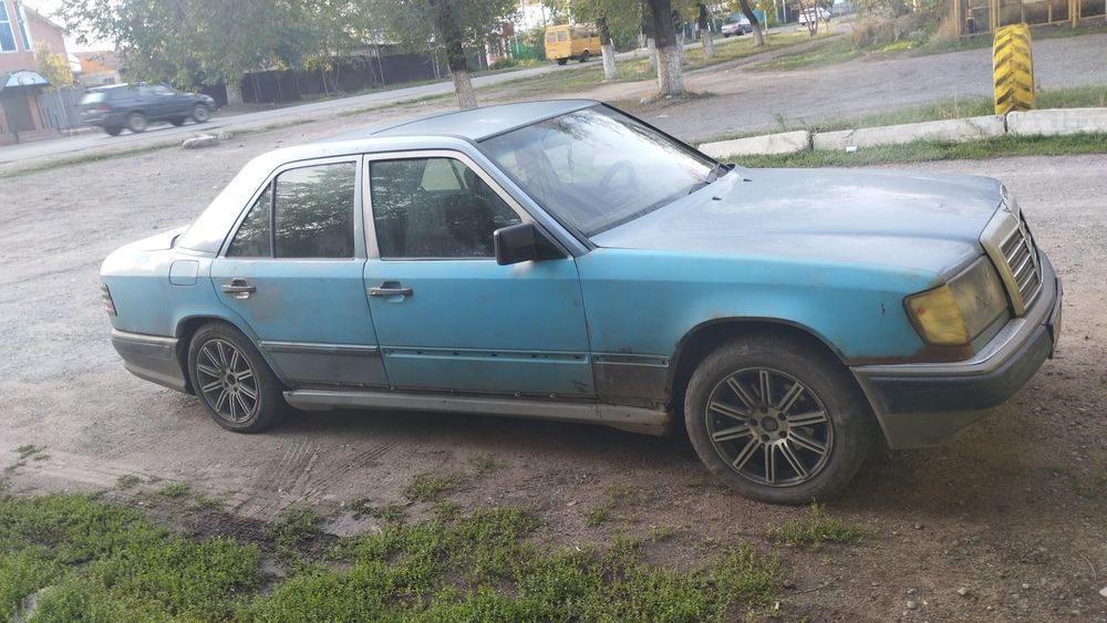 Мерс124 объем 2.6 с минимальным вложением