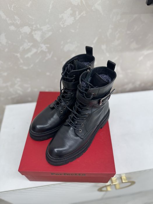 Продается зимние ботинки