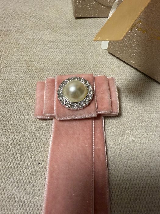 Елегантни брошки