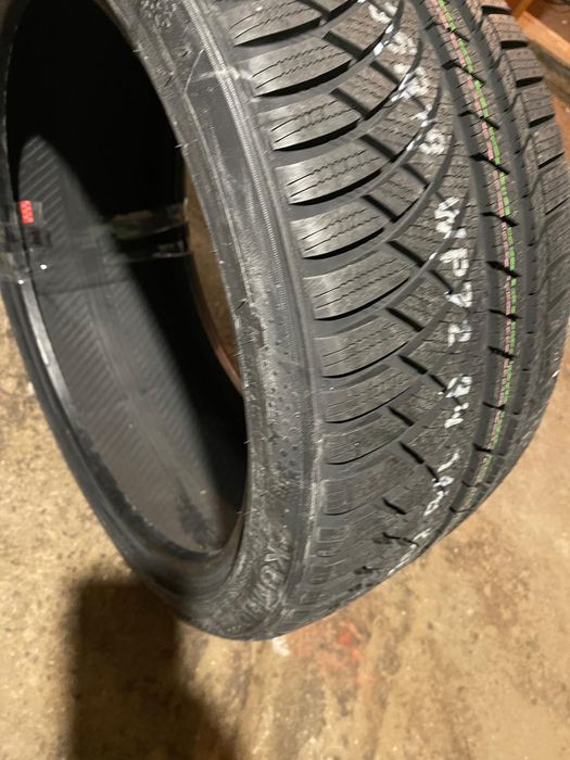 Anvelope iarna 255/35 r19 XL  Kumho