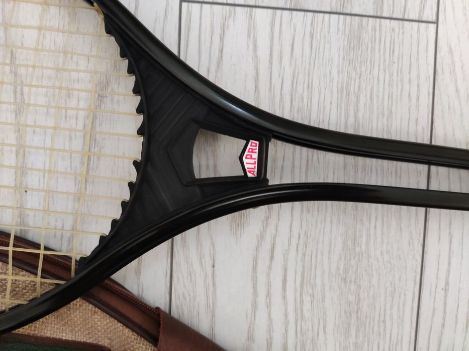 Ракета за тенис с калъф