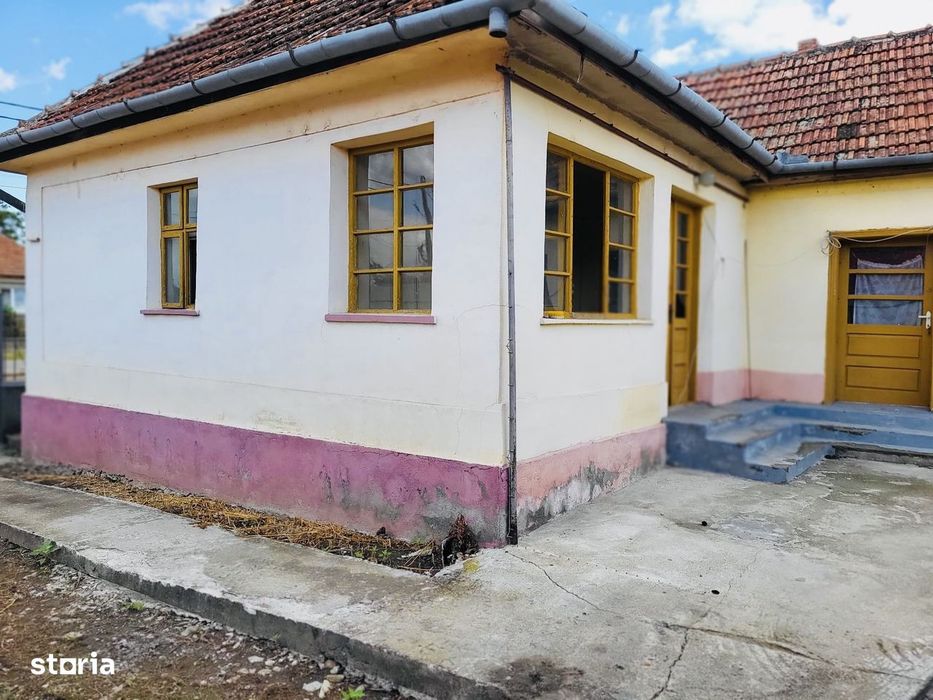 Casǎ renovabilă pe teren de 700 mp – Rontău
