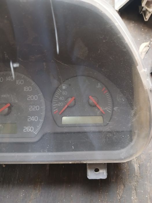 Щиток приборов Вольво S40