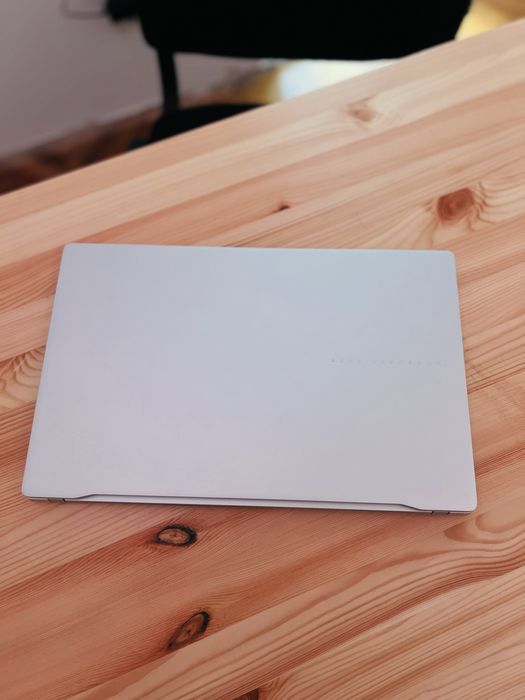 Asus Vivobook S15 - Вграден AI, 2025г.