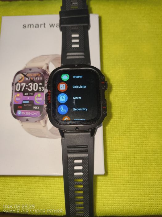 Smartwatch cu lanternă