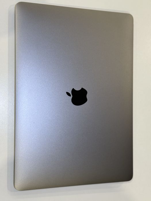 Чисто нов Macbook M1 , 13,3’ 256GB  В гаранция