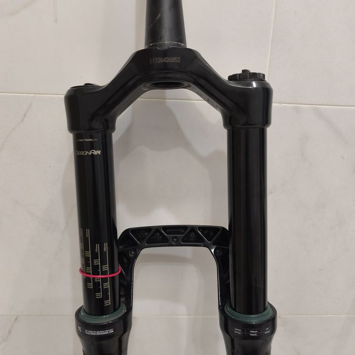 Rock shox Zeb ultimate 29  почти нов