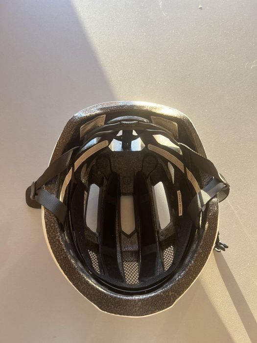 Продавам Каска ABUS