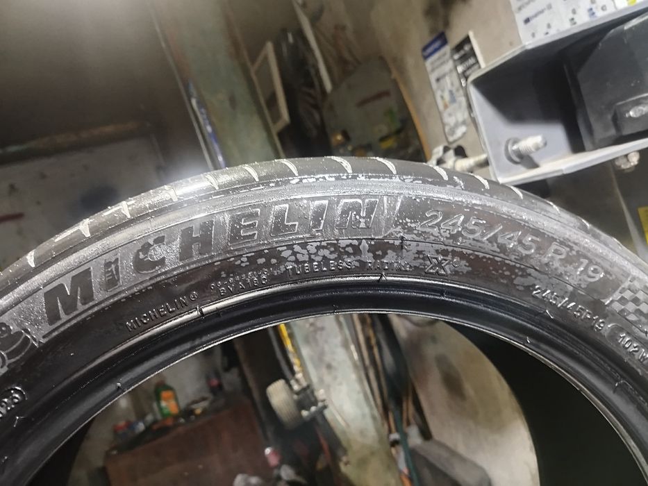 Продам шины 2шт19