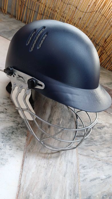 Каска за крикет/cricket Slazenger