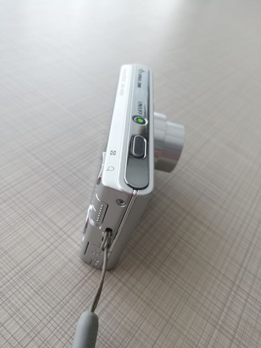 Sony Cyber - Shot  DSC- W320