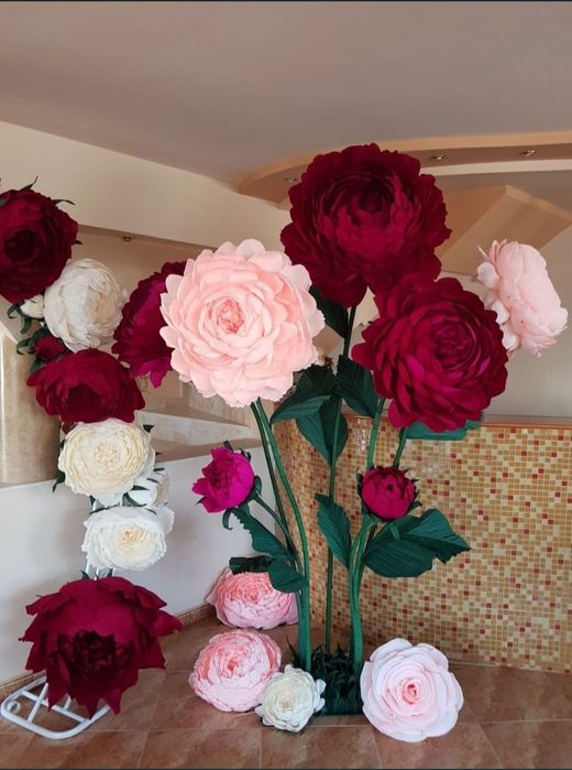 Flori gigant din hârtie