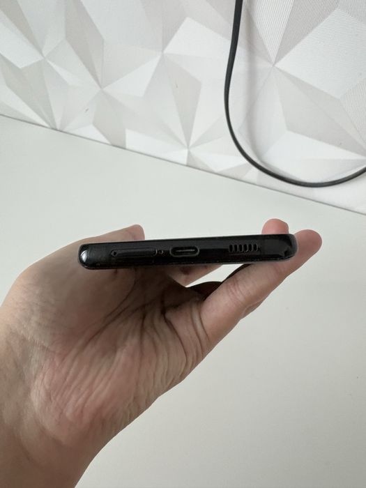 Продаю S21 ultra