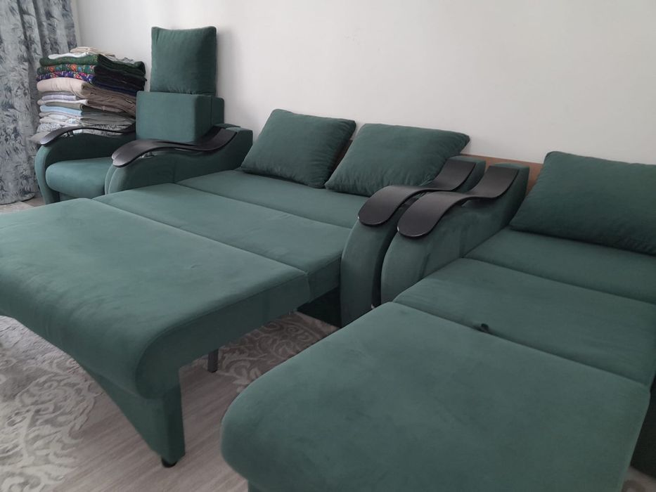 Продам диван с креслами